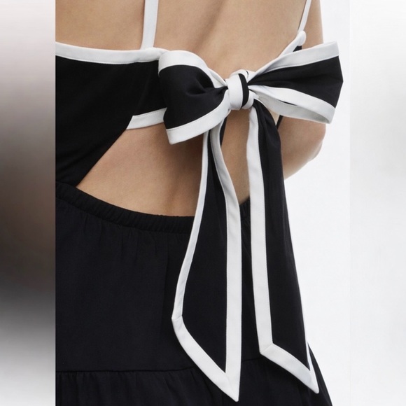 Alice + Olivia Hartley Gathered Midi Dress/ Size 0 - Picture 3 of 10